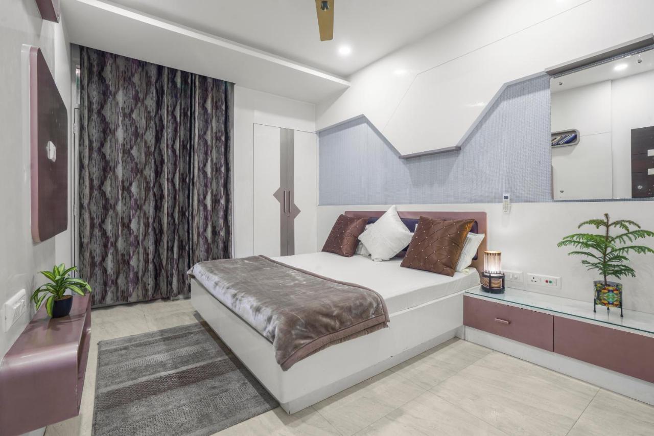 Homlee-Villa Luxury-2Bhk-Anand Vihar-Ramprastha ガーズィヤーバード エクステリア 写真