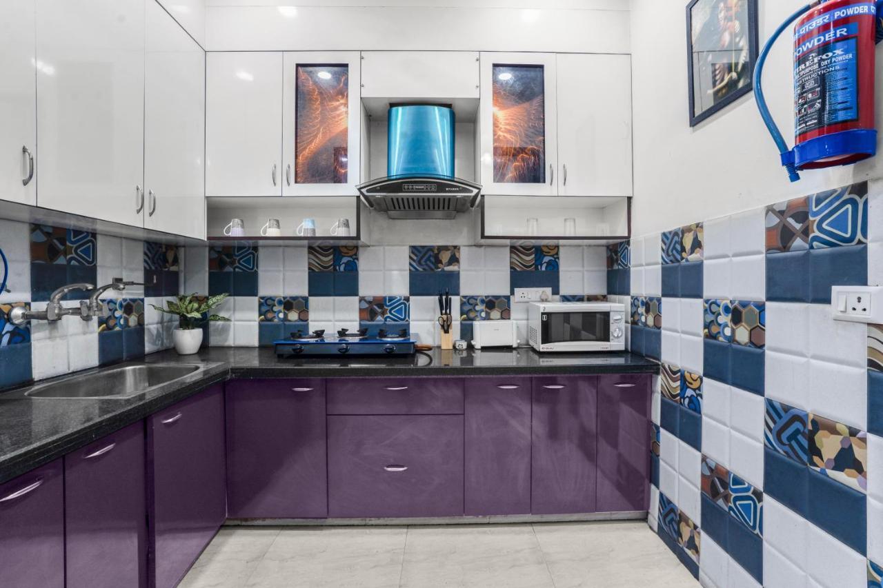 Homlee-Villa Luxury-2Bhk-Anand Vihar-Ramprastha ガーズィヤーバード エクステリア 写真