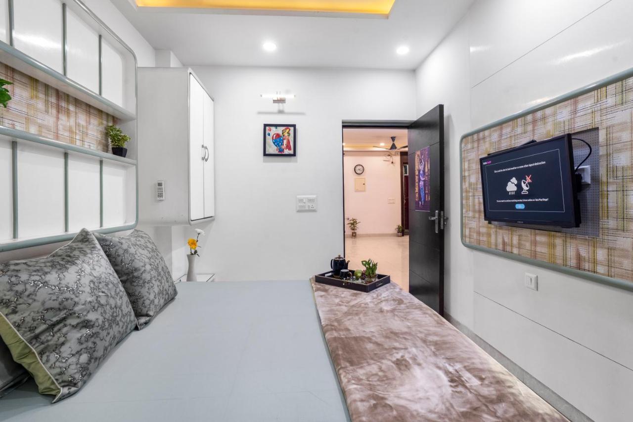 Homlee-Villa Luxury-2Bhk-Anand Vihar-Ramprastha ガーズィヤーバード エクステリア 写真