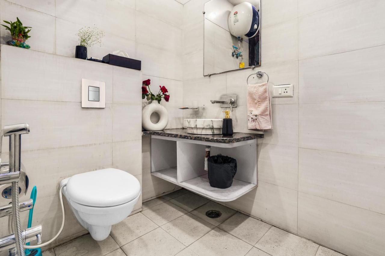 Homlee-Villa Luxury-2Bhk-Anand Vihar-Ramprastha ガーズィヤーバード エクステリア 写真
